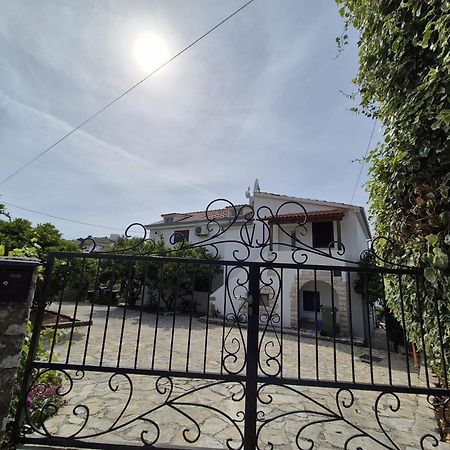Apartments Villa Julia Trogir Exterior photo