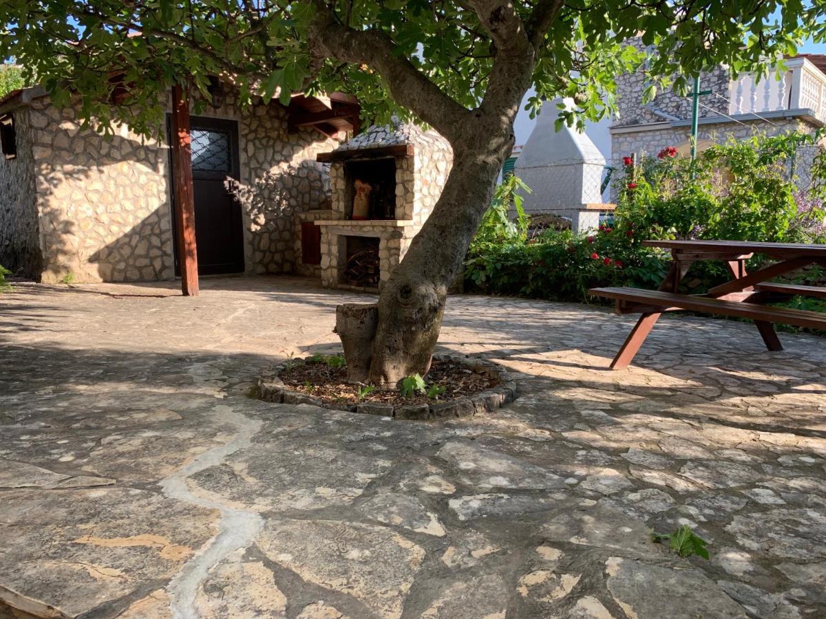Apartments Villa Julia Trogir Exterior photo